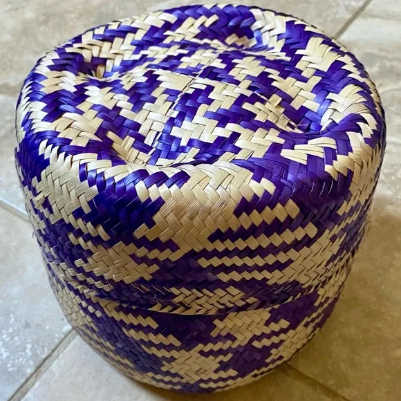 🆕 Handmade Lidded Palm Leaf Basket - Picture 1 of 7